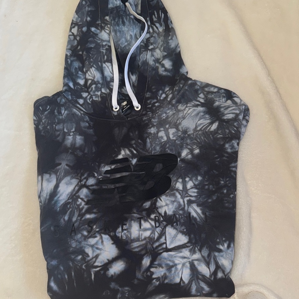 New Balance Black and White Tie-Dye Hoodie xl